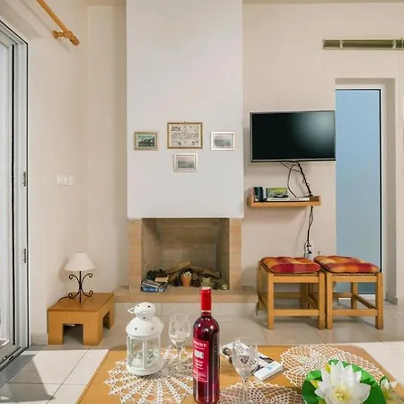 Saltwater Pool Flat In Chania חאניה